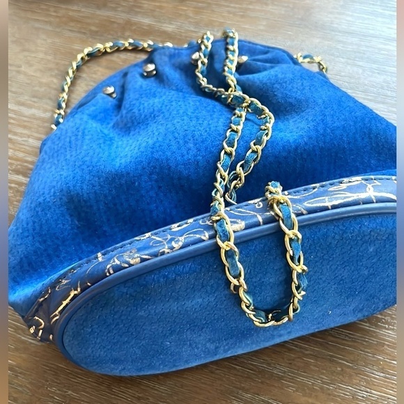 💙LIDO Handbag,Vibrant Blue Suede Leather, Made in USA,Blue/Gold Woven Chain,EUC - Picture 3 of 12